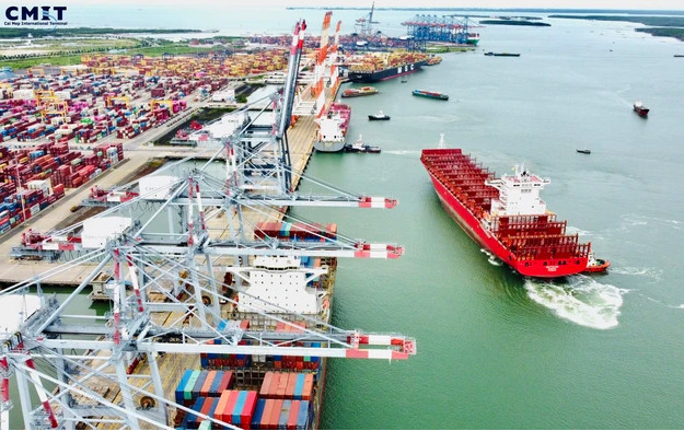 Cảng quốc tế Cái Mép chào đón tuyến dịch vụ nhanh nhất từ Việt Nam đến Mỹ .